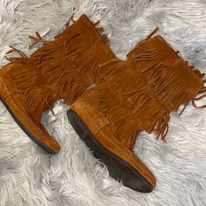 Minnetonka fringe suede boots